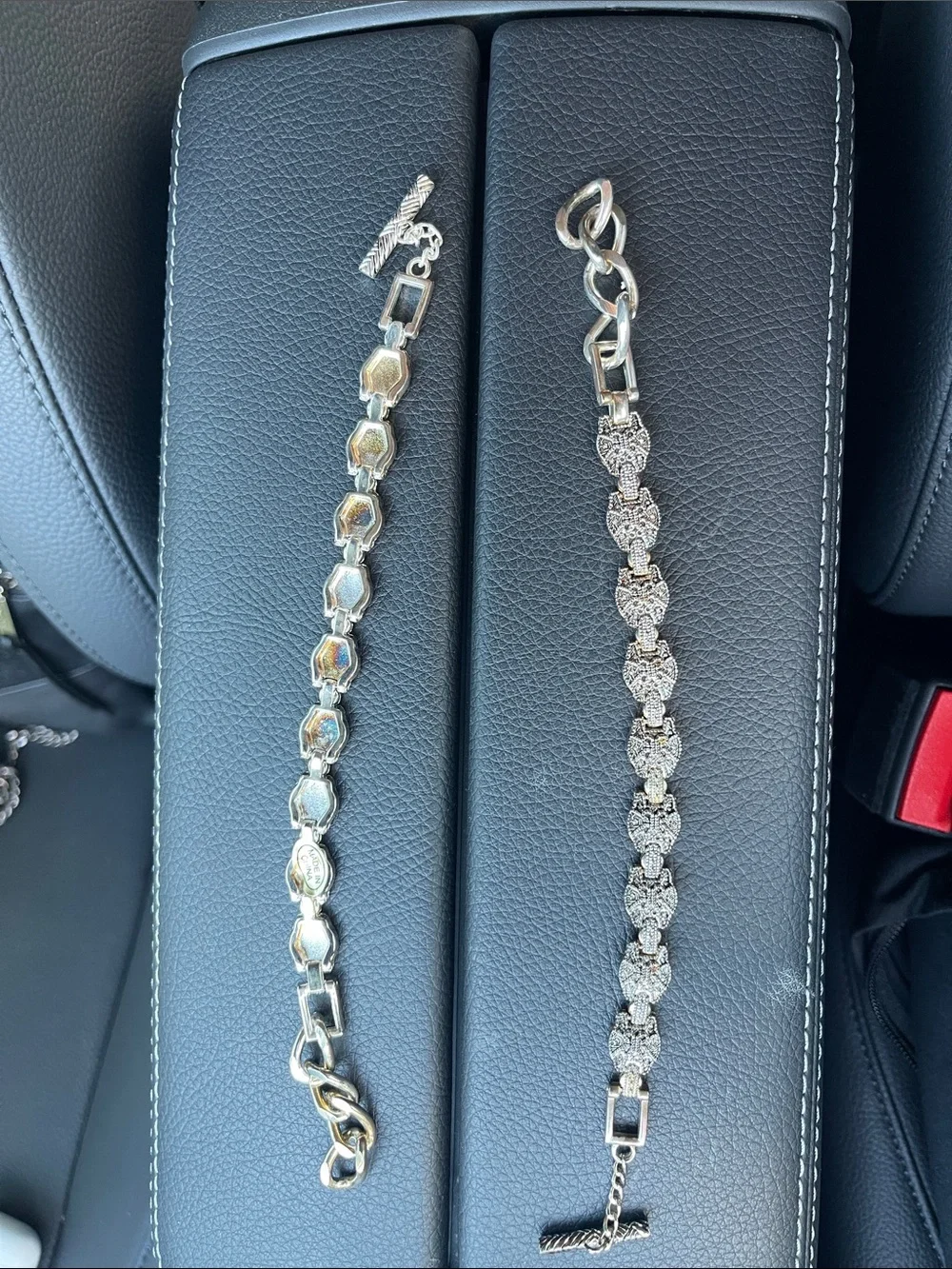 Silver-Tone Heart Link Bracelet - men/Women's Fashion Bracelet
